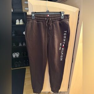 men’s brown tommy hilfiger sweatpants